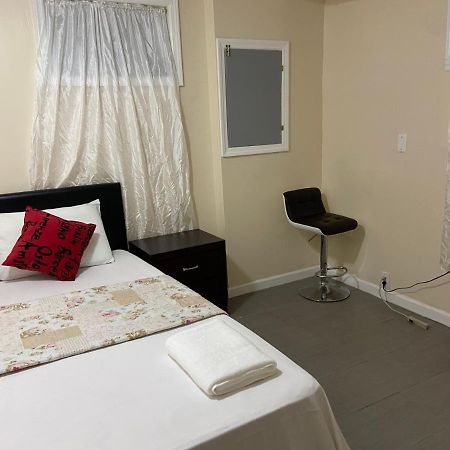 A Private Room In Queens New York Exterior foto